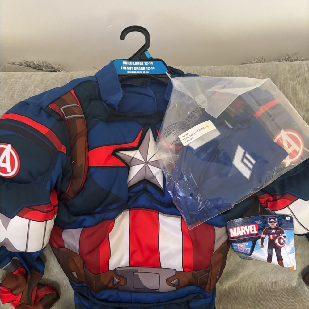 MARVEL CAPTAIN AMERICA KIDS COSTUME
MEDIUM AND LARGE SUPERHERO AVAILABLE